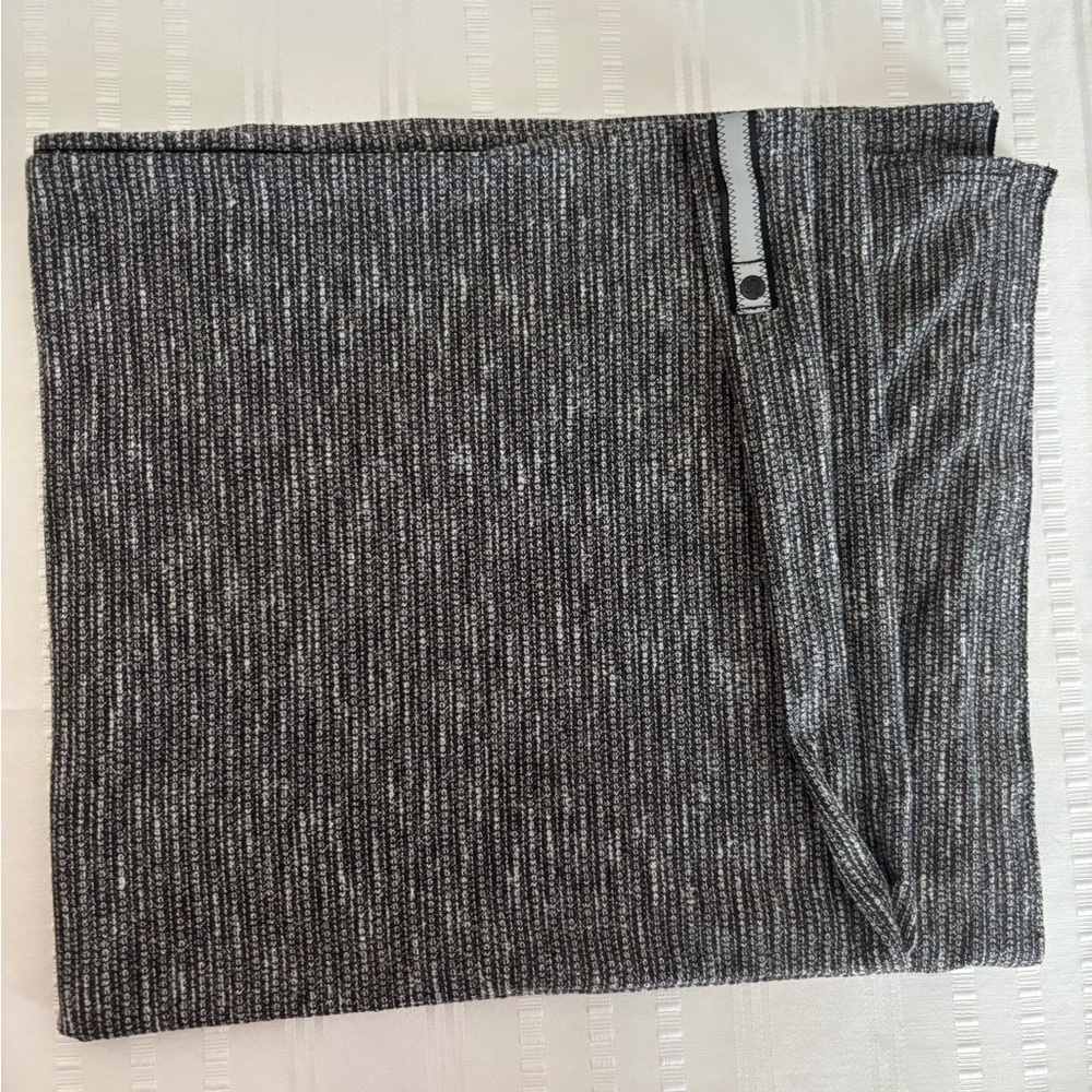 lululemon athletica Black and White Scarf